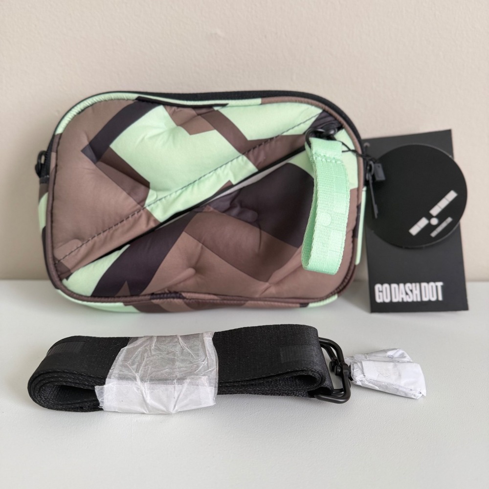 NWT Go Dash Dot Puffy Quilted Crossbody Belt Bag Fanny Pack Green Mint